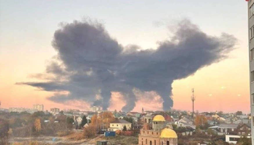 Місцеві жителі зафіксували пожежу на території підприємства «Консервсушпрод» у Брянській області.